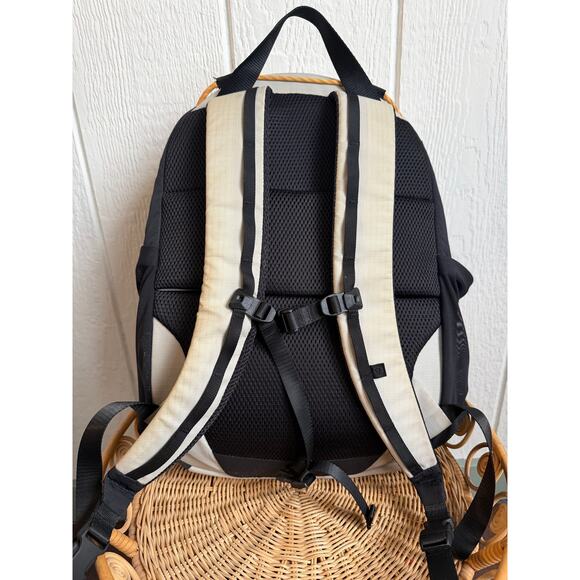 Ripstop Paracord 20L LULULEMON BACKPACK - Picture 5 of 7